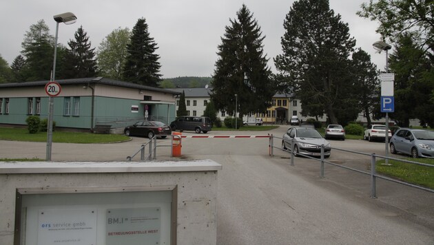 Der mit Diphterie infizierte Afghane verschwand aus dem Betreuungszentrum Thalham in St. Georgen im Attergau. (Bild: Markus Schütz)