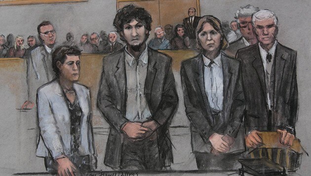 Dzhokhar Tsarnaev bei der Verkündung des Strafmaßes. Die Jury hat auf die Todesstrafe entschieden. (Bild: APA/EPA/JANE FLAVELL COLLINS)