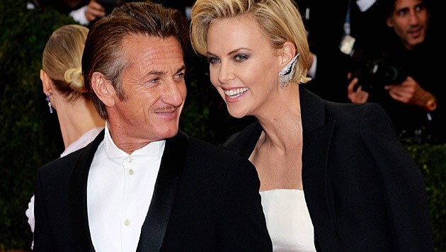 Sean Penn und Charlize Theron sind angeblich verlobt. (Bild: APA/EPA/JUSTIN LANE)