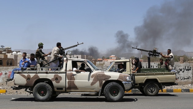 Bereits wenige Stunden nach Inkrafttreten der Waffenruhe im Jemen gab es Berichte über Gefechte. (Bild: APA/EPA/YAHYA ARHAB)