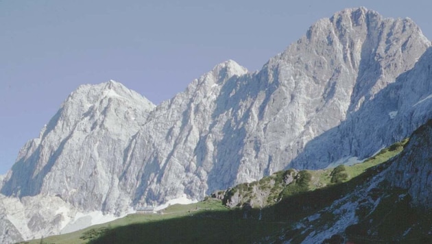 Auf einem Schneefeld sind die beiden Alpinisten abgerutscht. (Symbolbild) (Bild: Wikipedia/Robert Kropf)