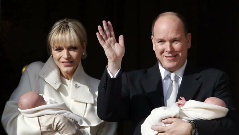 Bei ihrem ersten Auftritt sind Gabriella und Jacques vier Wochen alt. (Bild: APA/EPA/GUILLAUME HORCAJUELO)