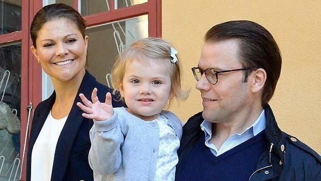 Ein aufregender Tag für Prinzessin Estelle - ab nun geht sie in den Kindergarten. (Bild: AP/TT/Anders Wiklund)