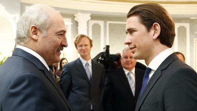 Weißrusslands Präsident Alexander Lukaschenko mit Außenminister Sebastian Kurz (Bild: APA/Außenministerium/Dragan Tatic)