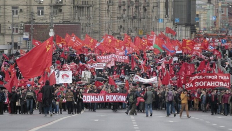 In Moskau gingen 140.000 Menschen auf die Straße. (Bild: APA/EPA/MAXIM SHIPENKOV)