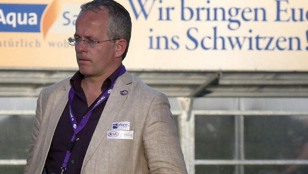 Der sportliche Leiter Gerhard Stöger und Westliga-Leader Austria Salzburg haben Nachholbedarf. (Bild: Andreas Tröster)