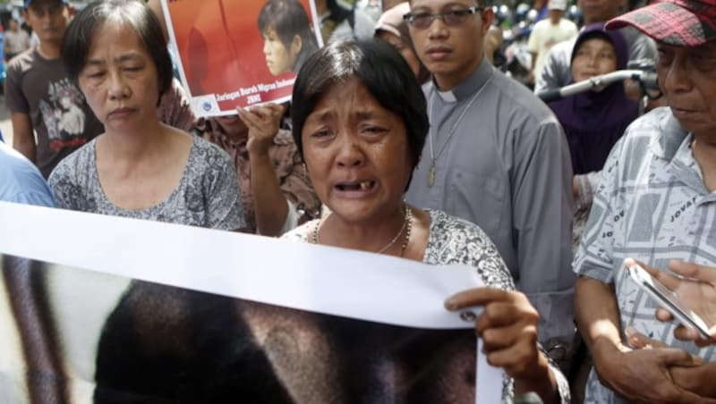 Die Mutter der Philippinerin Mary Jane Veloso darf hoffen - ihre Tochter erhielt einen Aufschub. (Bild: APA/EPA/ADI WEDA)