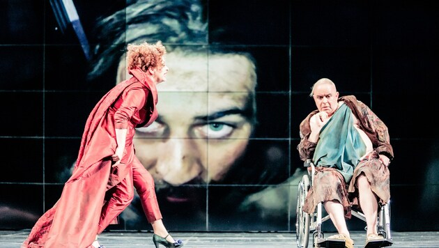 Steffi Krautz als Herodias und Stefan Suske als Herodes Antipas am Schauspielhaus Graz (Bild: Lupi Spuma)