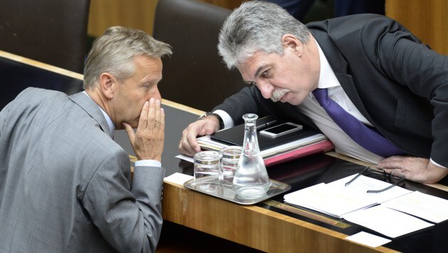 ÖVP-Klubobmann Reinhold Lopatka und Finanzminister Hans Jörg Schelling (Bild: APA/ROBERT JAEGER)