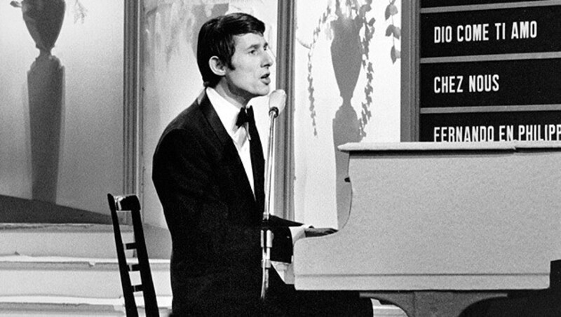 Udo Jürgens beschert Österreich mit "Merci, Cherie" beim Song Contest 1966 den Sieg. (Bild: APA/EPA/STR)