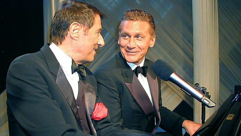 Wien 2002: Rainhard Fendrich und Udo Jürgens zum ersten Mal im Duett (Bild: HAUPTMANN WOLFGANG/APA/picturedesk.com)