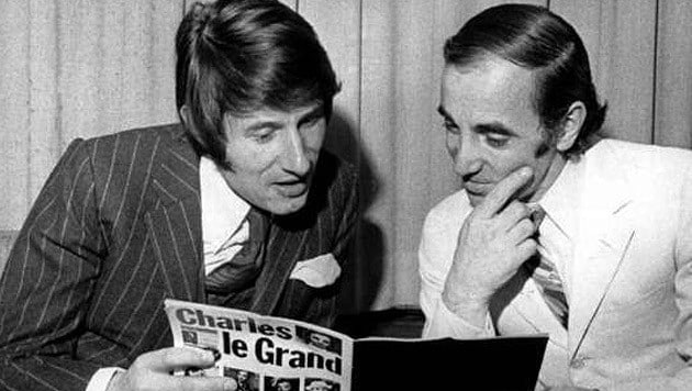 Udo Jürgens mit dem französischen Chansonsänger Charles Aznavour. (Bild: dpa)