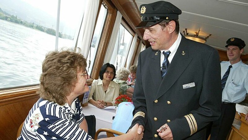 2003: Udo Jürgens fühlt sich auch als Matrose pudelwohl. (Bild: Urs Flueeler/EPA/picturedesk.com)