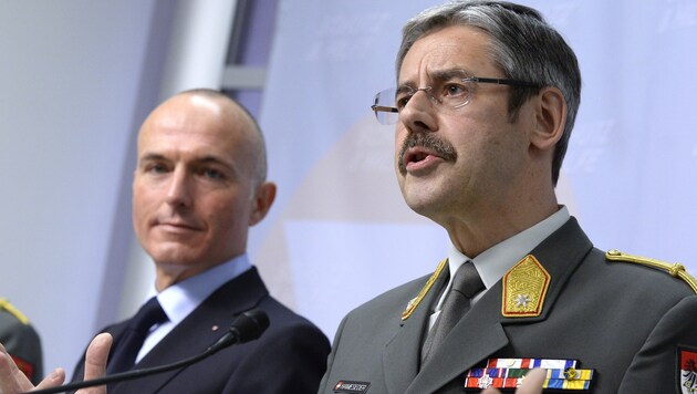 Verteidigungsminister Gerald Klug (links) und Milizbeauftragter Erwin Hameseder (Bild: APA/HANS KLAUS TECHT)