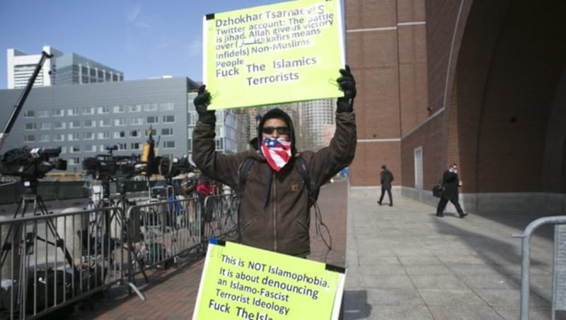 Dieser Mann bezeichnet Tsarnaev als islamistischen Terroristen. (Bild: APA/EPA/KATHERINE TAYLOR)