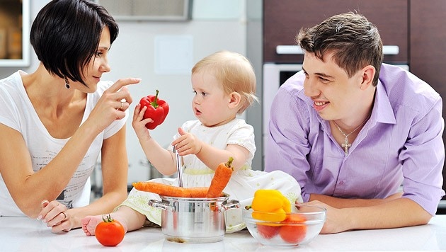 Viele Eltern wollen Kontrolle über die Inhaltsstoffe der Babynahrung haben. (Bild: thinkstockphotos.de)