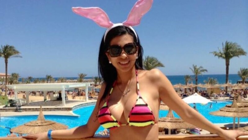 Aus dem Urlaub in Ägypten sendet "Bambi" sexy Ostergrüße. (Bild: facebook.com/nina.bruckner.39)