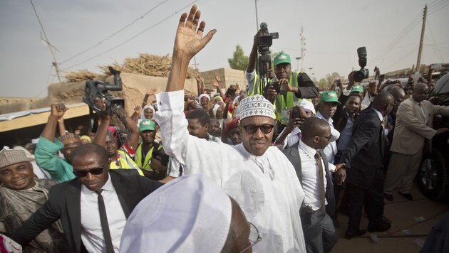 Der oppositionelle Herausforderer Buhari hat die Präsidentschaftswahl in Nigeria gewonnen. (Bild: AP)