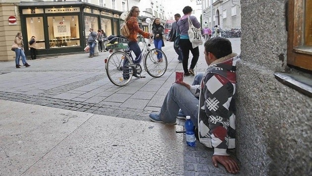 Die Bilder der schrecklichen Armut sind in Salzburg alltäglich. (Bild: Markus Tschepp)