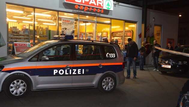 Die Täter stürmten diese Tankstellen an der Goethestraße in Linz. (Bild: Johann Haginger)