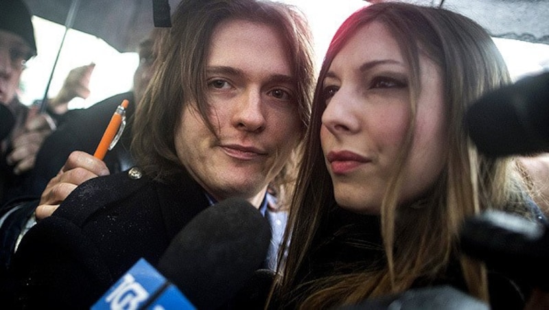 Raffaele Sollecito und seine Freundin Greta Menegaldo bei ihrer Ankunft vor dem Höchstgericht (Bild: AP)