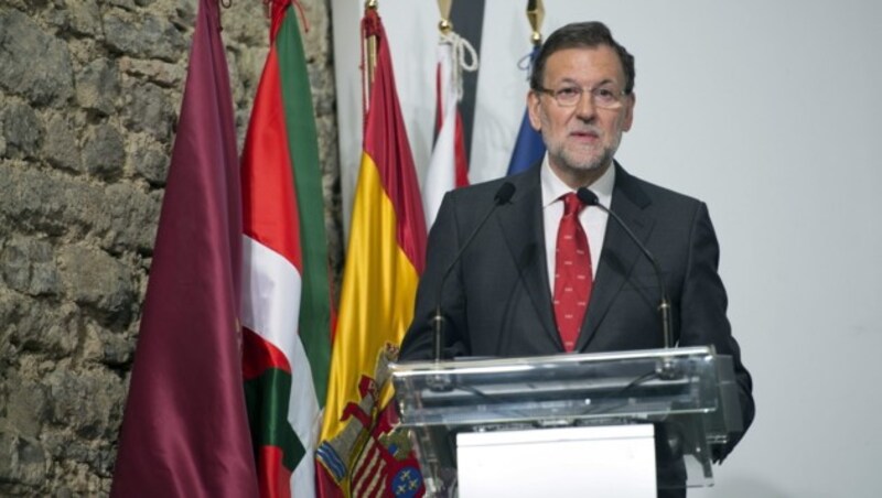 Spaniens Premierminister Mariano Rajoy sprach den Angehörigen sein Beileid aus. (Bild: APA/EPA/ADRIAN RUIZ DE HIERRO)