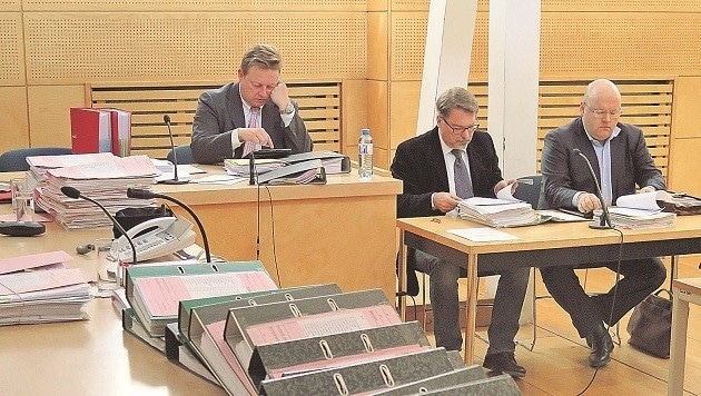 Verteidiger Franz Essl, Michael Berger-Wiegele und Kurt Jelinek (von links) (Bild: Max Grill)