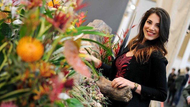 Auch Amina Dagi, Miss Österreich 2012, war bei den Blumen unterwegs (Bild: Markus Wenzel)