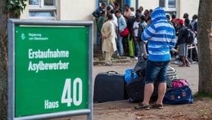 Asylwerbende in Deutschland (Archivbild) (Bild: APA/EPA/MARC MUELLER)