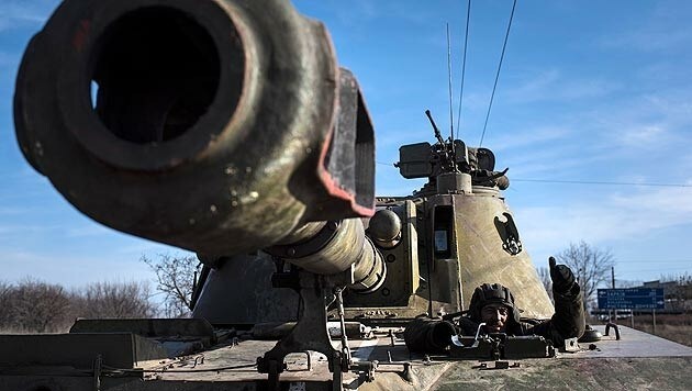 Ein Panzer der ukrainischen Armee (Bild: AP)