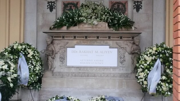 "Aeterno amore, requiescat in pace", steht auf dem Grab des Ex-Botschafters geschrieben. (Bild: Philipp Wagner)