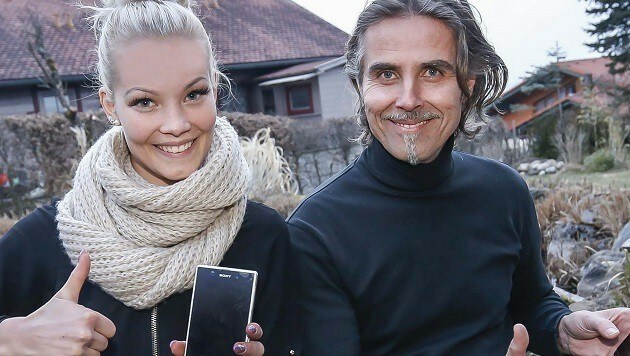 Bei Schwester Elisa und Papa Hannes liefen beim Voten für Dominic Muhrer die Handys heiß. (Bild: Markus Tschepp)