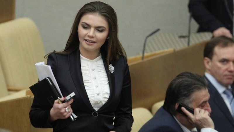 Alina Kabajewa ist seit 2007 Abgeordnete in der Staatsduma. Sie soll mit Putin liiert sein. (Bild: SERGEI ILNITSKY/EPA/picturedesk.com)