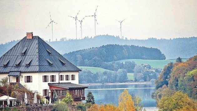 Einen Windpark wie in Munderfing wollen alle im Flachgau vermeiden - bis auf Thalgau. (Bild: Markus Tschepp)