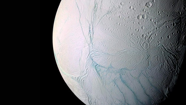 Der Saturnmond Enceladus, aufgenommen von der Raumsonde "Cassini" (Bild: NASA)