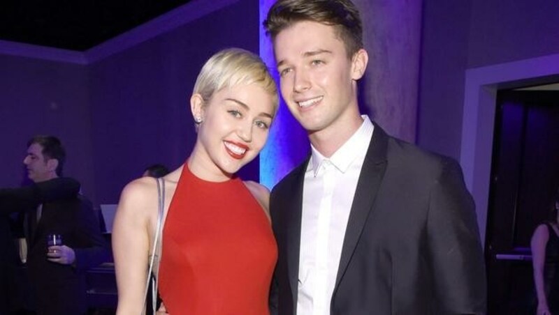 Patrick Schwarzenegger und Miley Cyrus bei einer Pre-Grammy-Party im Februar (Bild: AFP)