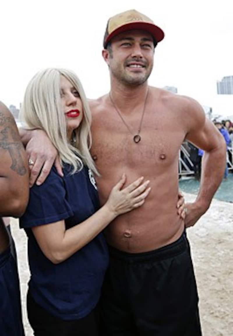 Lady Gaga und Taylor Kinney (Bild: APA/EPA/KAMIL KRZACZYNSKI)