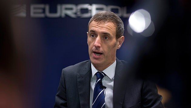 Europol-Direktor Rob Wainwright (Bild: AP)