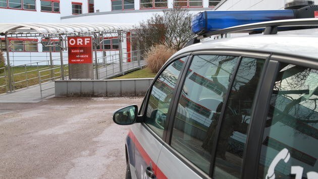 Die Polizei war sofort zur Stelle. Einsatzort war das ORF-Landesstudio in Linz. (Bild: Christoph Gantner)