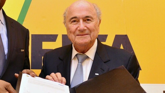 FIFA-Boss Sepp Blatter (Bild: APA/EPA/GAVIN BARKER)
