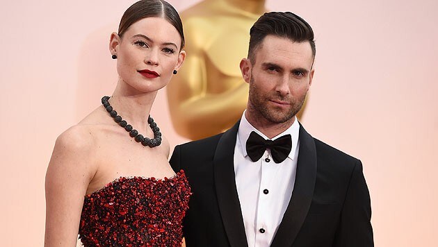 Adam Levine Behati Prinsloo (Bild: AP)