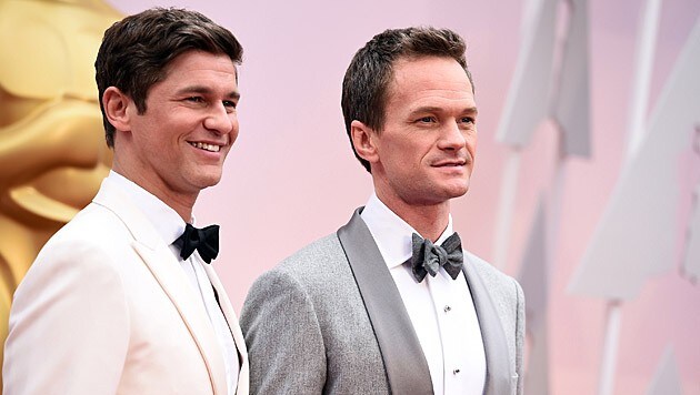 Oscar-Moderator Neil Patrick Harris und sein Ehemann David Burtka (Bild: Jordan Strauss/Invision/AP)