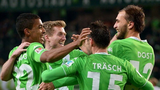 Wolfsburger Jubel über den Sieg gegen Hertha (Bild: APA/EPA/PETER¦STEFFEN)