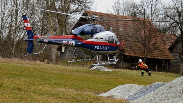 Auch ein Polizeihelikopter wurde angefordert (Bild: Feuerwehr Mooskirchen)
