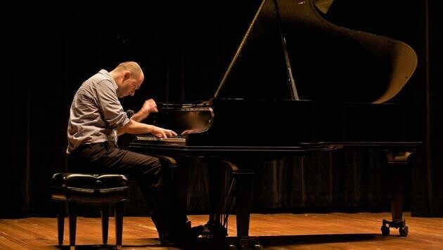 Der britische Pianist Nick van Bloss gastierte in Deutschlandsberg (Bild: nickvanbloss.com)