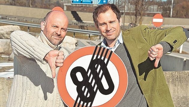 Herbert Lackner (links) und Peter Harlander bezeichnen Tempo 80 als "grüne Schikane". (Bild: Wolfgang Weber)