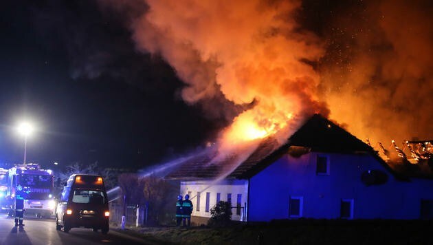 Das Einfamilienhaus brannte bis auf seine Grundmauern nieder. (Bild: Matthias Lauber)