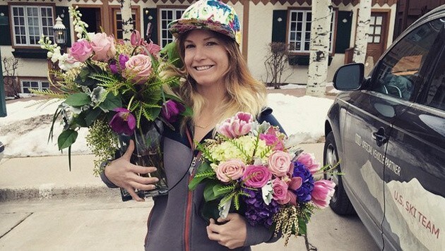 Julia Mancuso bekam Blumen geschenkt. (Bild: instagram.com/Julia Mancuso)