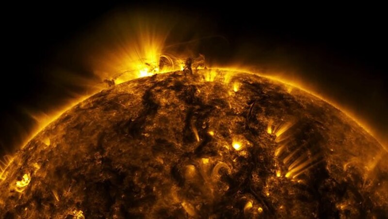 Eine Nahaufnahme der Corona der Sonne (Bild: NASA/SDO)