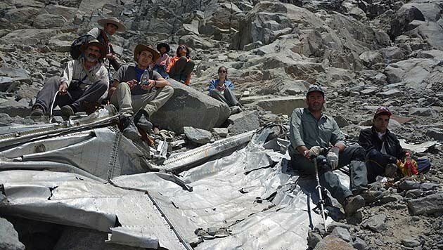 Tagelang war die Bergsteigergruppe in den Anden unterwegs, bis sie auf das Wrack stieß. (Bild: AP)